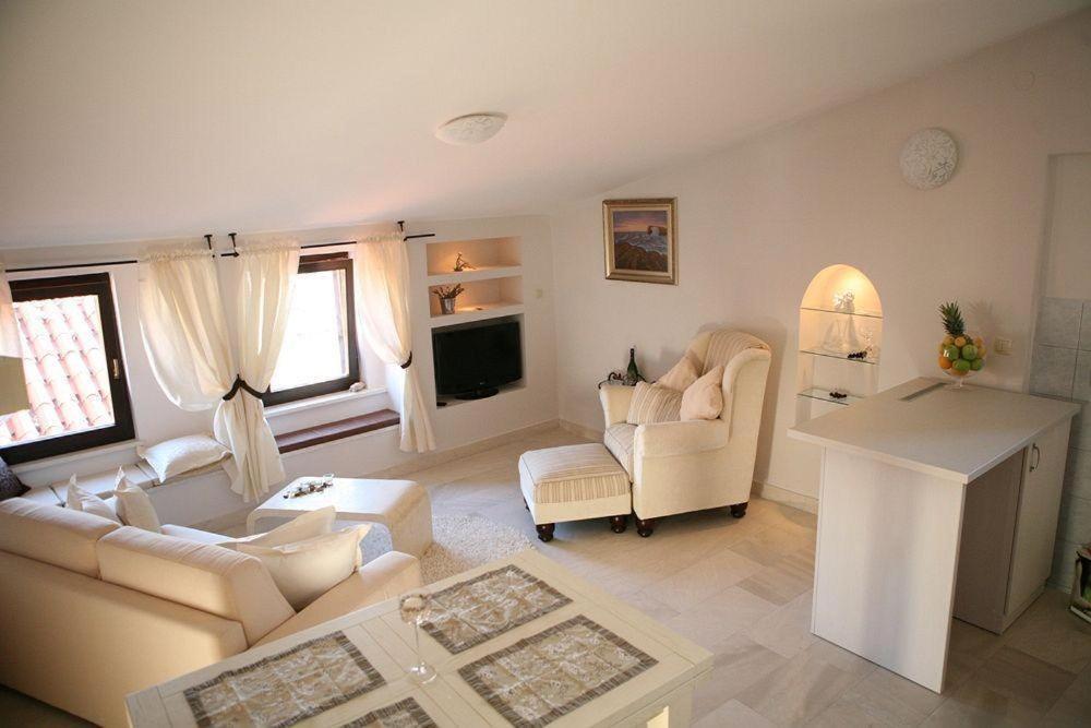 Apartments Filip & Viktoria In The Center Of Trogir Exterior foto